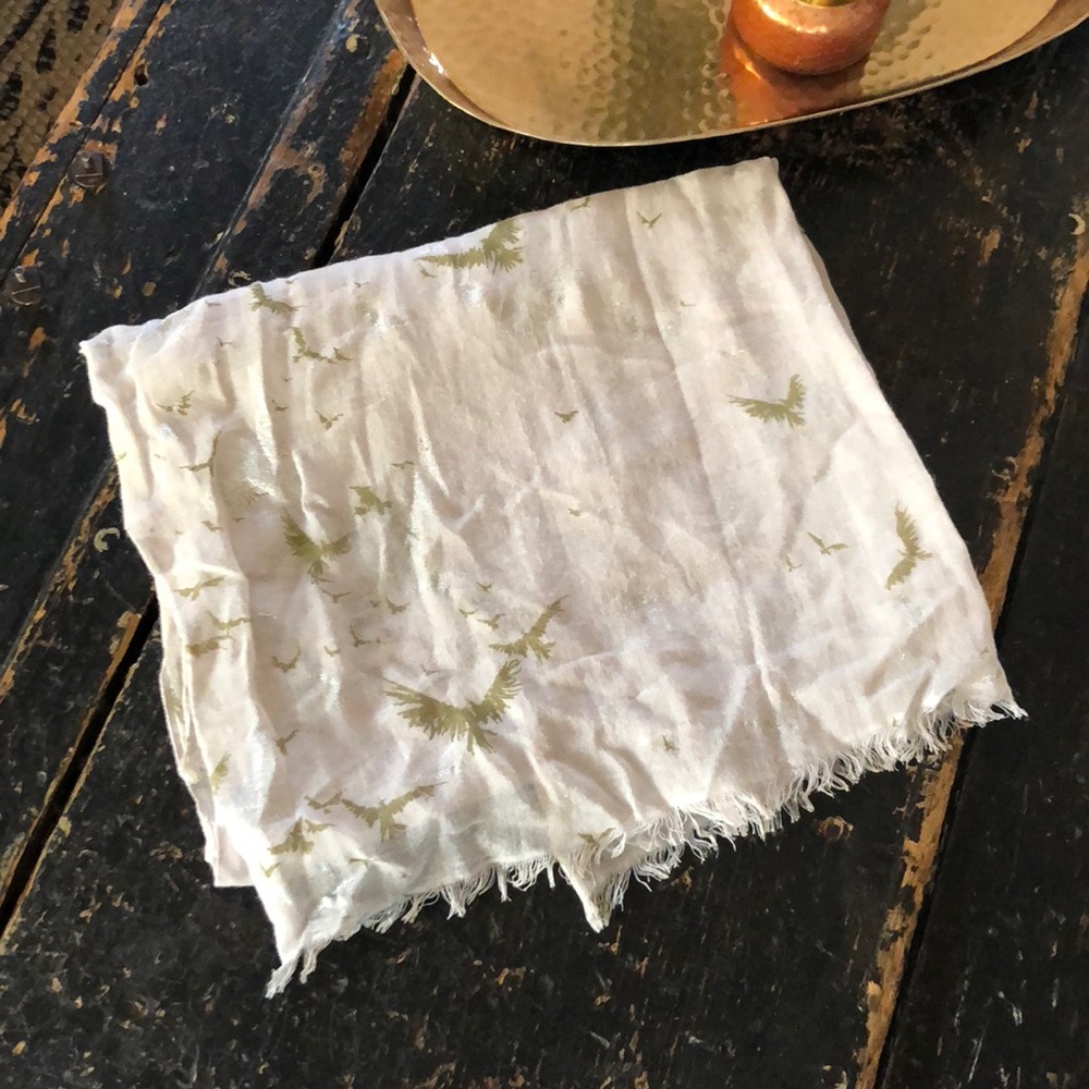 Gap printed lightweight scarf
